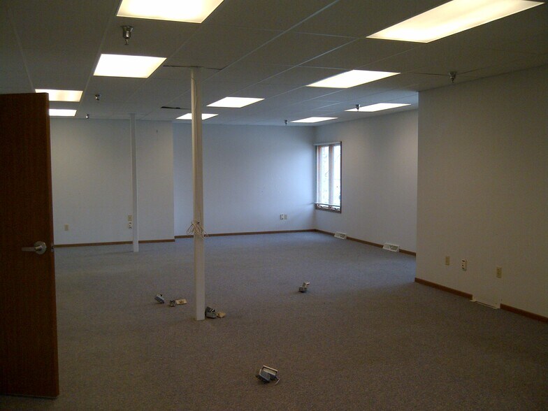 More Photos Of 904 Sahara Trl, Boardman Medical For Sale