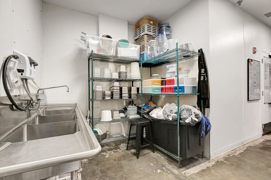 More Photos Of 122 S Howard Ave, Tampa Restaurant For Lease