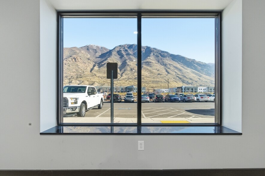 More Photos Of 3500 S Mountain Vista Pky, Provo Industrial For Lease
