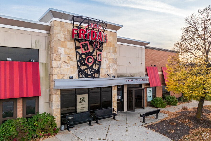 More Photos Of 1695 E Golf Rd, Schaumburg Restaurant For Lease