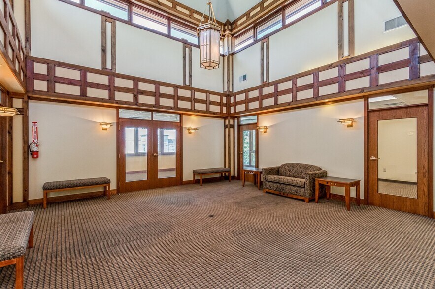 More Photos Of 192 Tower Dr, Middletown Loft Creative Space For Lease