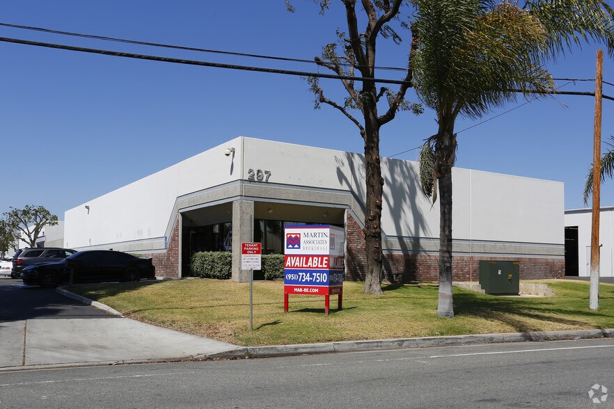 More Photos Of 297 E Harrison St, Corona Warehouse For Lease