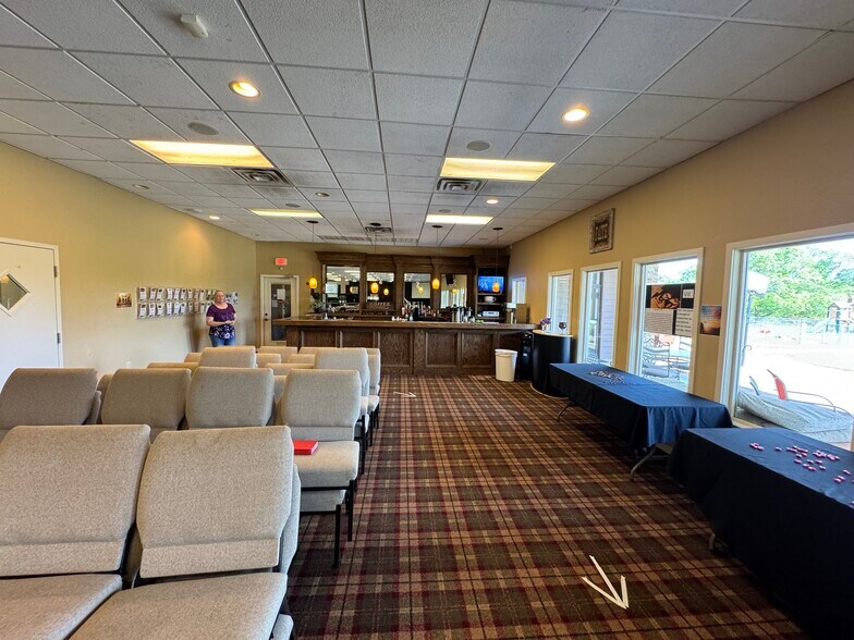 More Photos Of 2130 Country Club Rd, Palestine Golf Course Driving Range For Sale