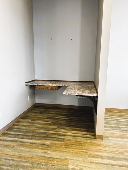 More Photos Of 5734 Sheridan Lake Rd, Rapid City General Retail For Lease