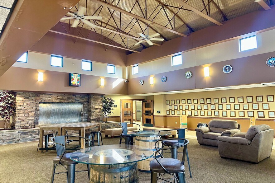 More Photos Of 1014 S Main St, Nicholasville Office For Sale