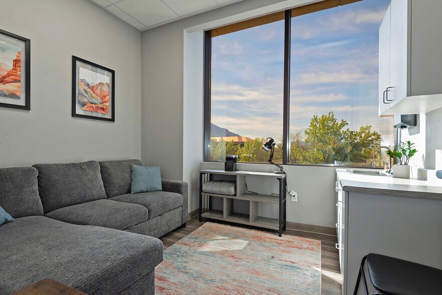 More Photos Of 320 W River Park Dr, Provo Medical For Sale