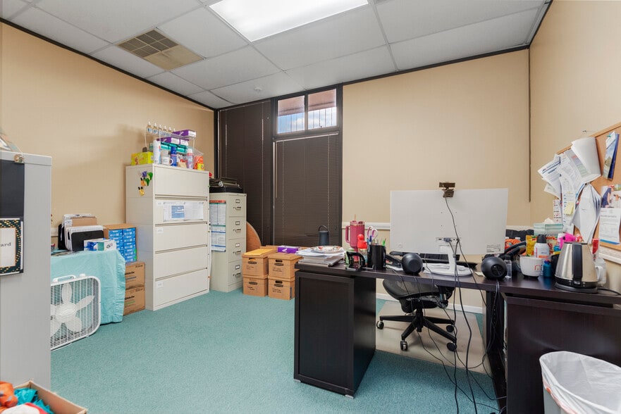 More Photos Of 1214 Stonehollow Dr, Kingwood Office For Sale