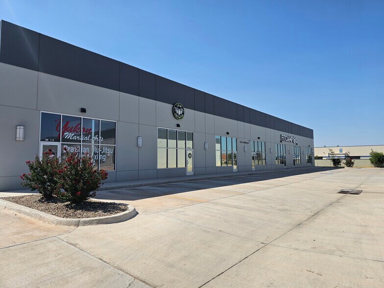 Primary Photo Of 831 N Cemetery Rd, Yukon Light Manufacturing For Lease