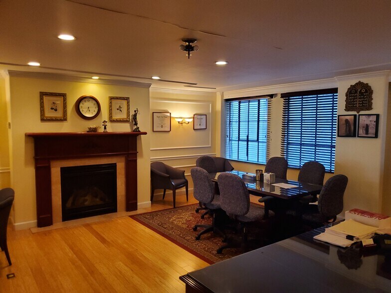 More Photos Of 966 Mission St, San Francisco Office For Lease