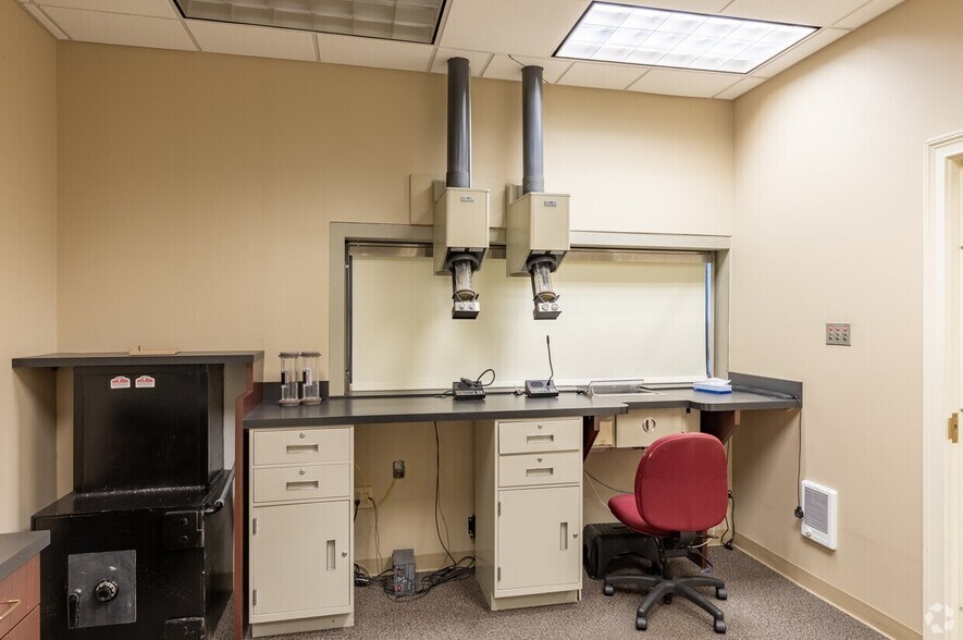 More Photos Of 3165 Maysville Rd, Commerce Bank For Sale