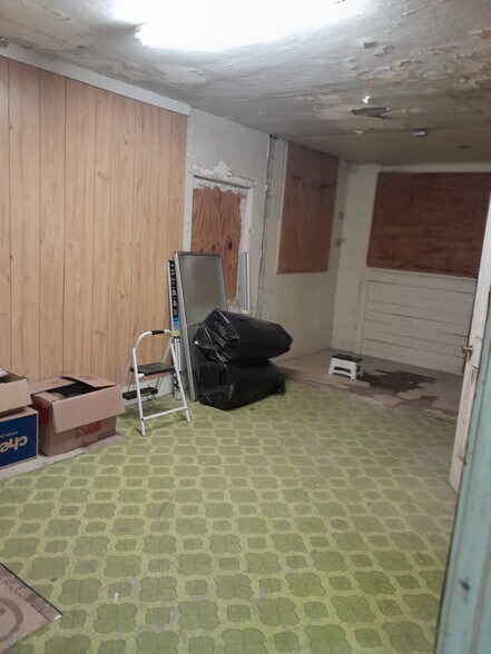 More Photos Of 9135 S Main St, Jonesboro Light Manufacturing For Sale