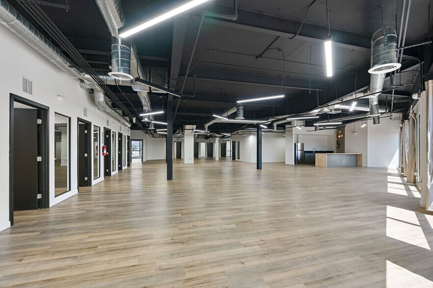 More Photos Of 135 W Magnolia Blvd, Burbank Loft Creative Space For Lease
