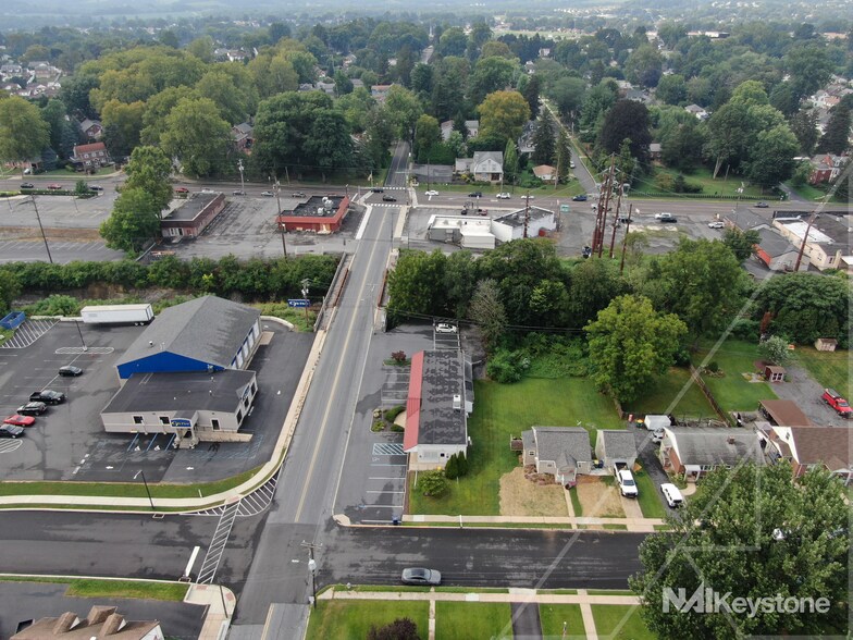 More Photos Of 35 S Dwight St, West Lawn Office For Lease