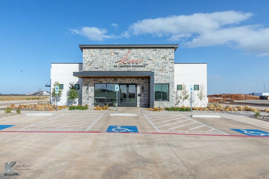 Primary Photo Of 6743 Memorial Dr, Abilene Healthcare For Lease