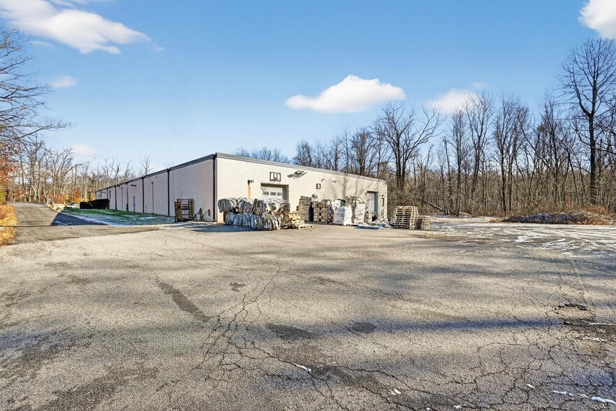 More Photos Of 297 Margaret King Ave, Ringwood Warehouse For Sale