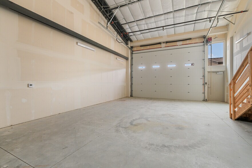 More Photos Of 1009 N Ranch 620 Rd, Lakeway Warehouse For Sale