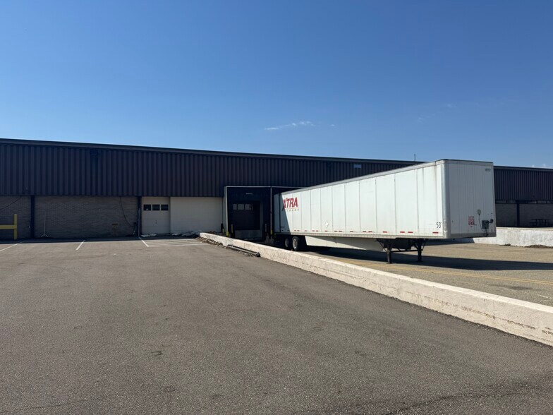 More Photos Of 800 Baker Rd, Dexter Warehouse For Lease