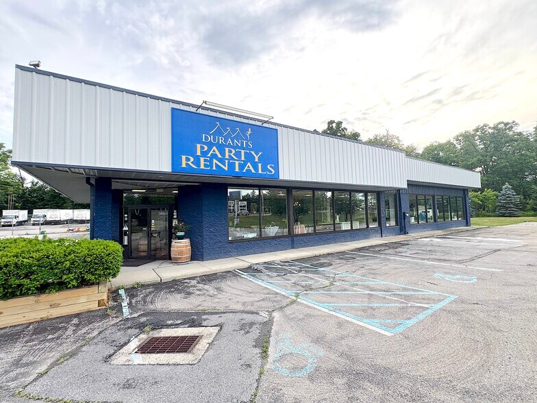 More Photos Of 1155 Route 9, Wappingers Falls Showroom For Sale