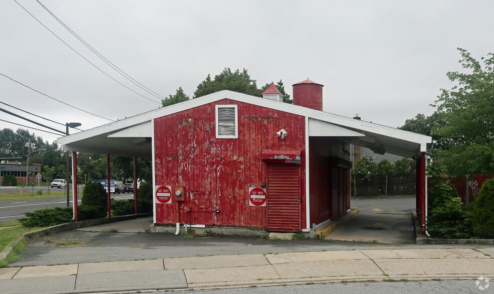 More Photos Of 1 Collector Ln, Bethpage General Retail For Sale