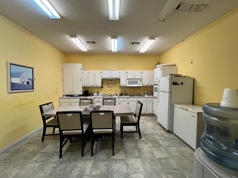 More Photos Of 1103 E Main St, Philadelphia Storefront For Sale