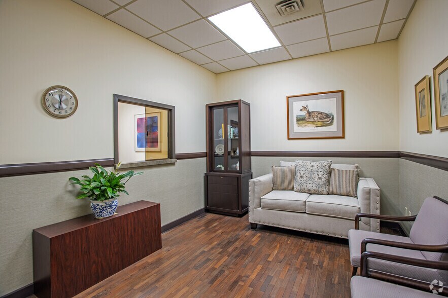 More Photos Of 1305 W 34th St, Austin Medical For Lease