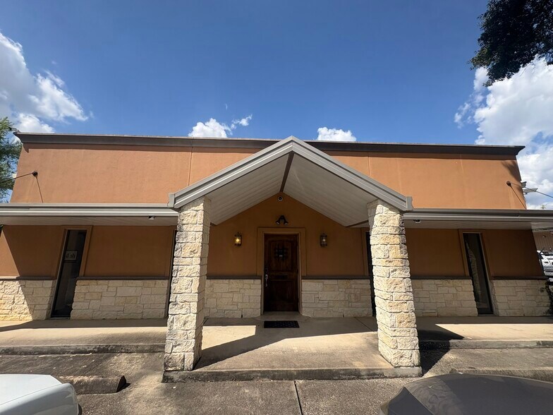 More Photos Of 10450 Cossey Rd, Houston Industrial For Sale