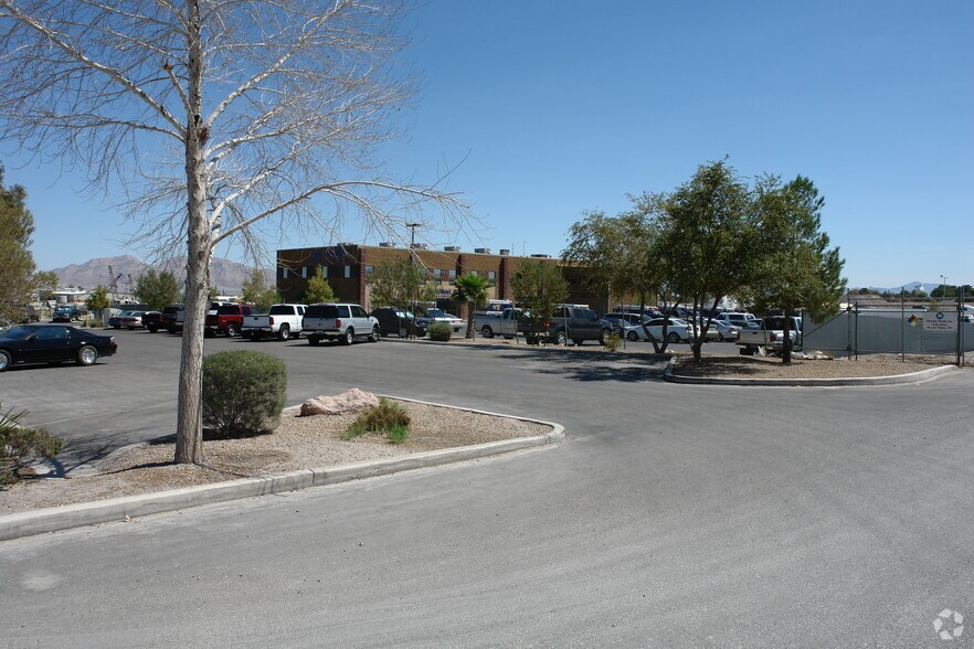 More Photos Of 9 W Delhi Ave, North Las Vegas Distribution For Lease