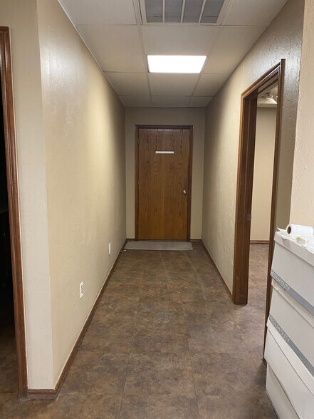 More Photos Of 8248 W Reno Ave, Oklahoma City Warehouse For Lease