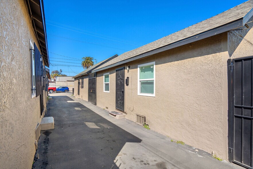 More Photos Of 8804 Beach St, Los Angeles Apartments For Sale