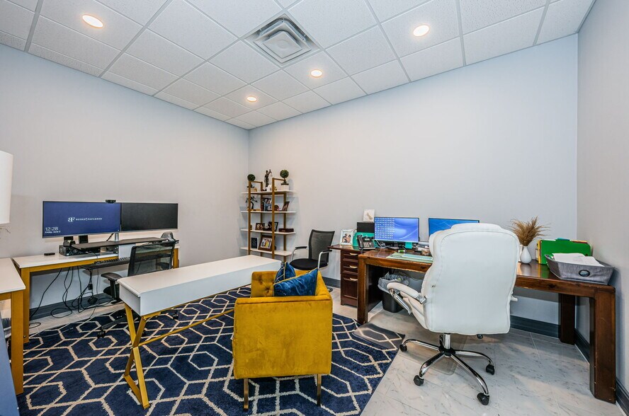 More Photos Of 3937 Tampa Rd, Oldsmar Medical For Lease