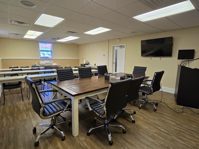 More Photos Of 25 E Route 37, Toms River Office For Sale