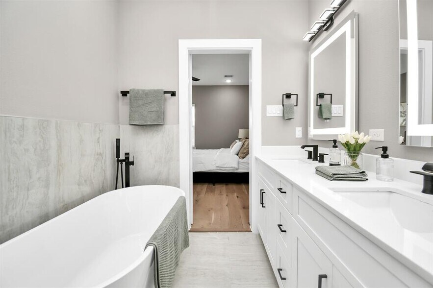 More Photos Of 316 Thornton Rd, Houston Apartments For Sale
