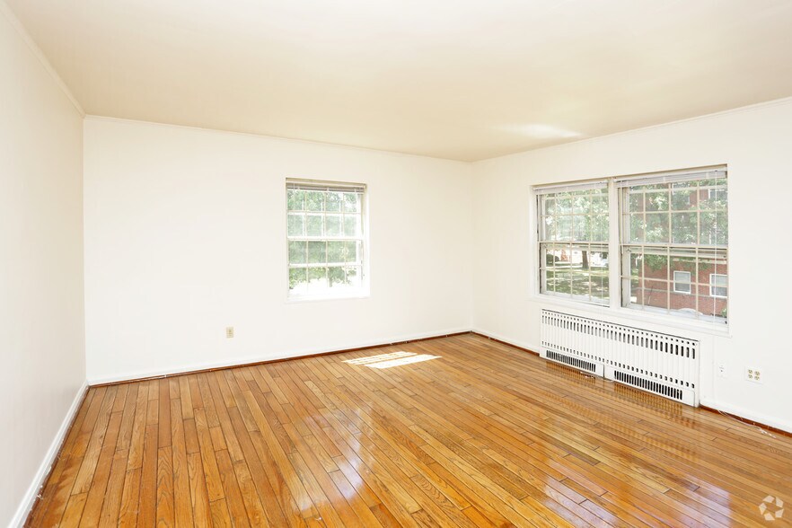 More Photos Of 3333 Grand Ave, Des Moines Apartments For Sale