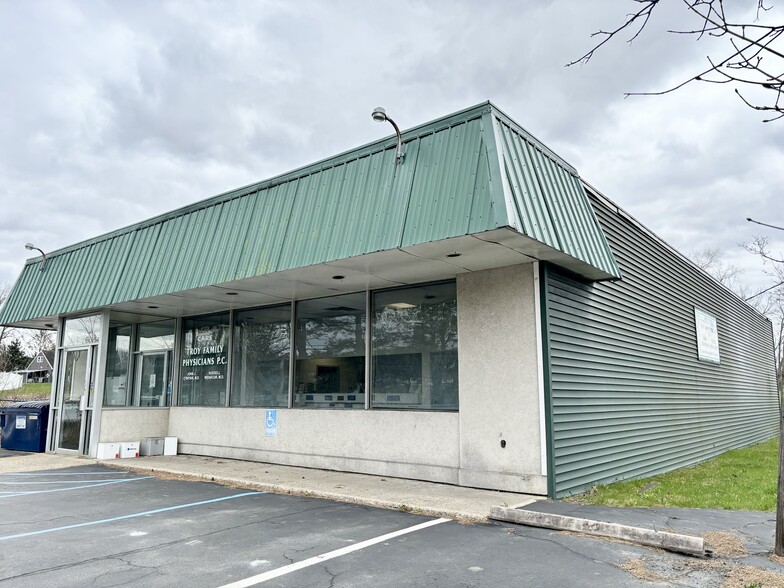 More Photos Of 200 Northern Dr, Troy Medical For Sale