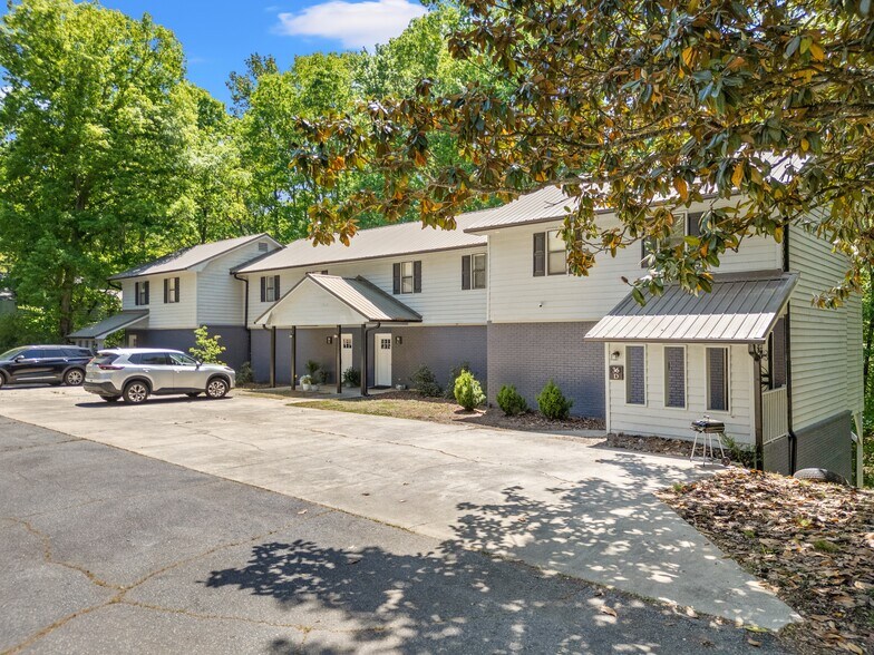 More Photos Of 10 Kinston Manor Dr, Westminster Multifamily For Sale