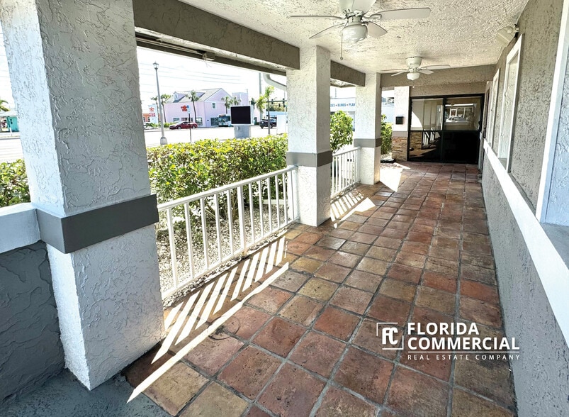 More Photos Of 300 SW Federal Hwy, Stuart Restaurant For Sale