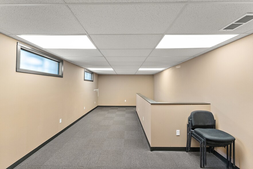 More Photos Of 7025 Indianapolis Blvd, Hammond Office For Sale