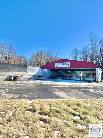 Primary Photo Of 6697 Greensboro Rd, Ridgeway General Retail For Sale