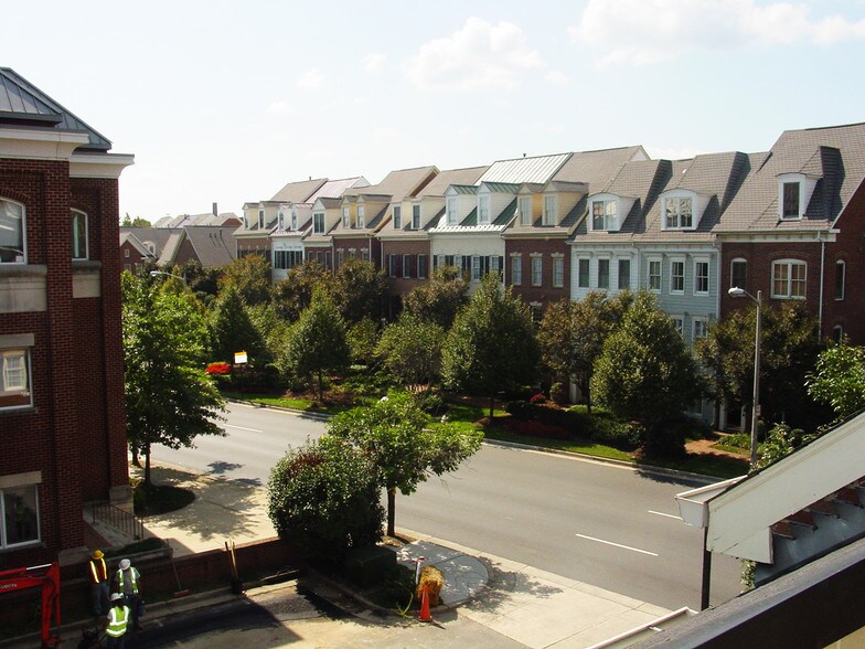 More Photos Of 1020 Duke St, Alexandria Office For Sale