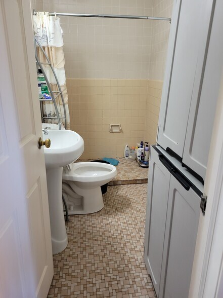 More Photos Of 1075 Queen Anne Rd, Teaneck Religious Facility For Sale