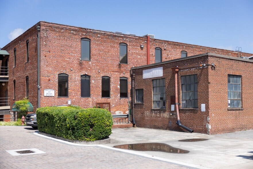 More Photos Of 113 Church St, Marietta Unknown For Lease