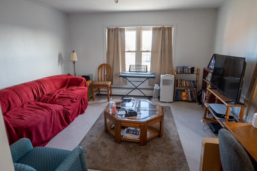 More Photos Of 4 Market Sq, Houlton Office For Sale