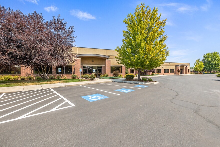 More Photos Of 1937 S Bonito Way, Meridian Office For Lease