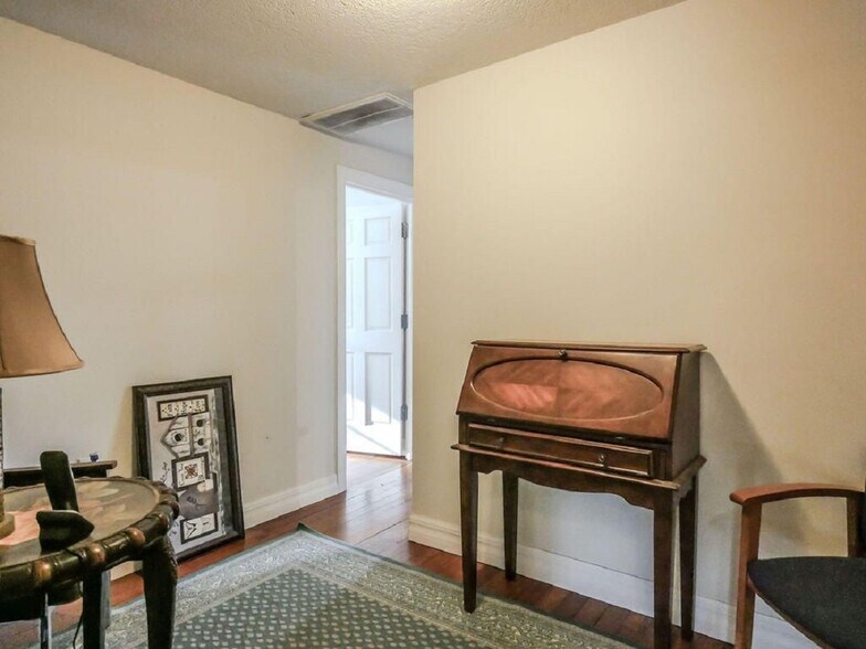More Photos Of 203 W Washington Ave, Athens Freestanding For Sale