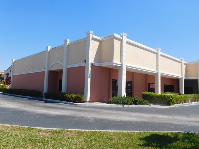 More Photos Of 3300 S Congress Ave, Boynton Beach Showroom For Lease