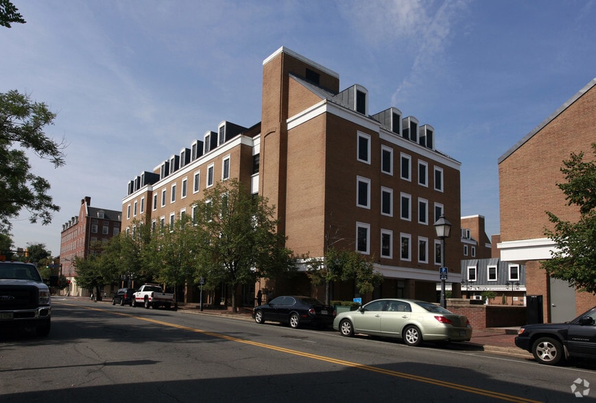 More Photos Of 123 N Pitt St, Alexandria Unknown For Lease