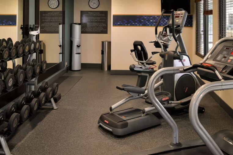 More Photos Of 5723 Heritage Crossing Dr, Glen Carbon Hotel For Sale