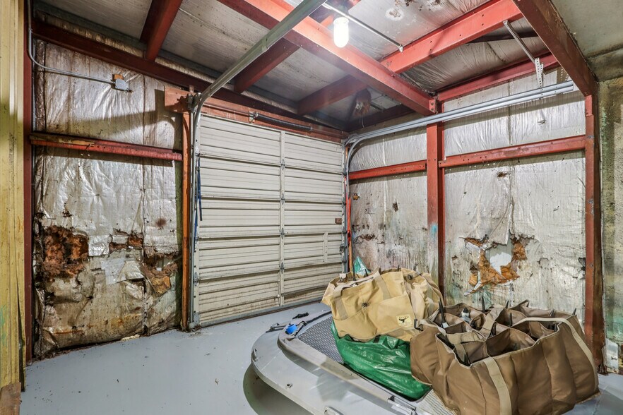 More Photos Of W9231 Bobolink Rd, Reeseville Warehouse For Sale