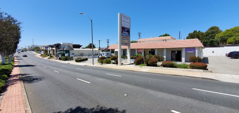 More Photos Of 2709 N Sepulveda Blvd, Manhattan Beach Storefront Retail Office For Lease