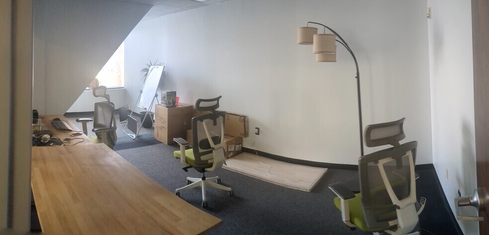 More Photos Of 416 Mccullough Dr, Charlotte Office For Lease